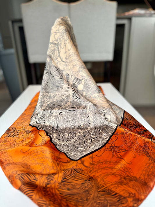 L’Essence du Chic Silk scarf