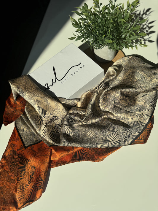 L’Essence du Chic Silk scarf